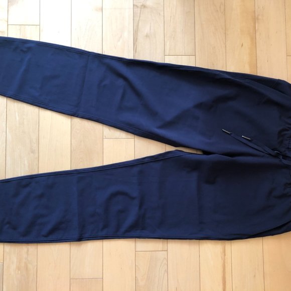 Lululemon Sz 4 On the Fly pants - Picture 3 of 3